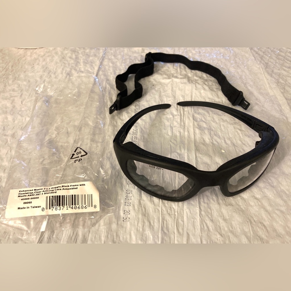 PELTOR Impact/Dust Resistant Goggle: Black, Wraparound Goggles, Polycarbonate - Picture 14 of 16